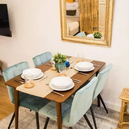 Spacious In Hyper Center - Smart Tv & Wifi - 4p