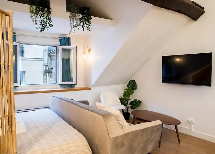 Spacious In Hyper Center - Smart Tv & Wifi - 4p
