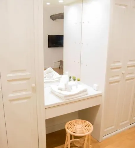 Spacious In Hyper Center - Smart Tv & Wifi - 4p Apartament *